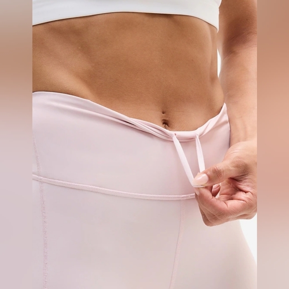 Athleta Pacesetter 4 Inch Shortie | Shell - Picture 5 of 6